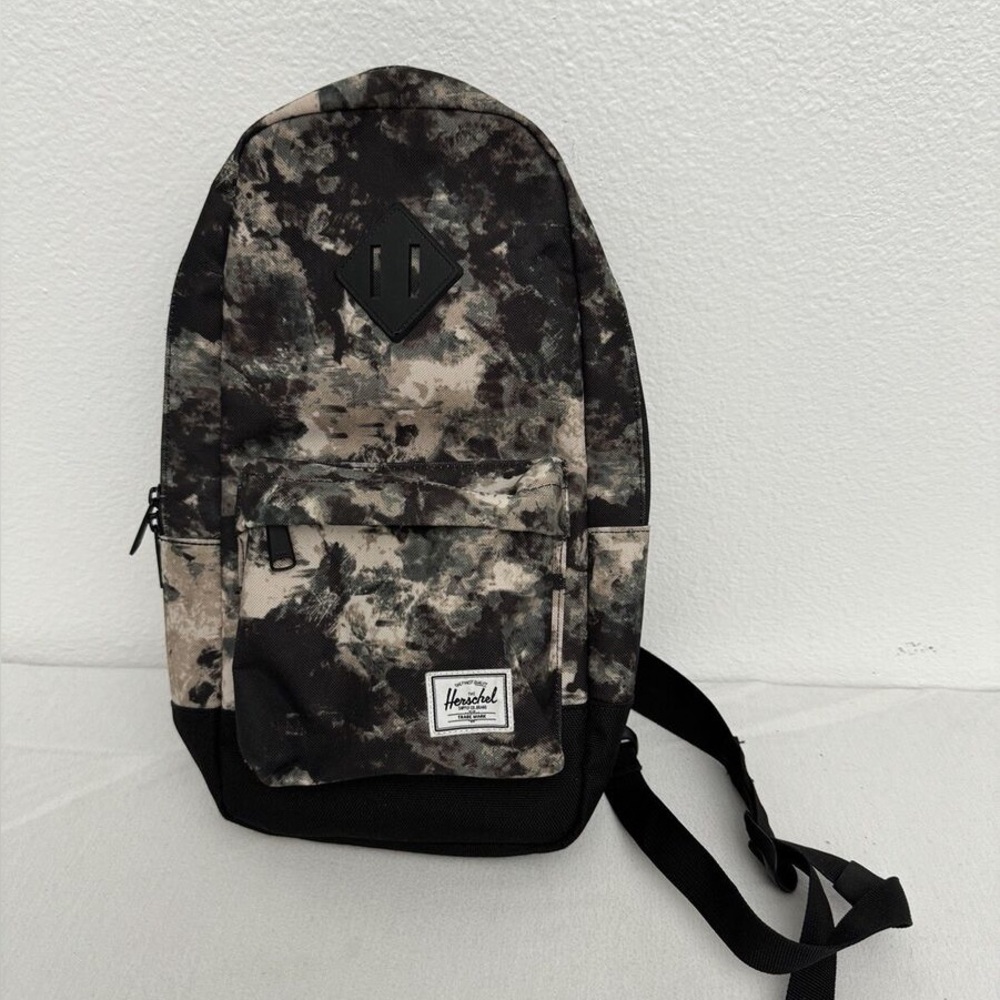 HERSCHEL Heritage Camp Shoulder Bag